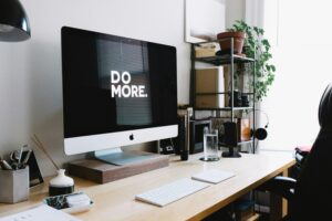 10 applications web essentielles pour un travail organisé | Photo de Carl Heyerdahl sur Unsplash